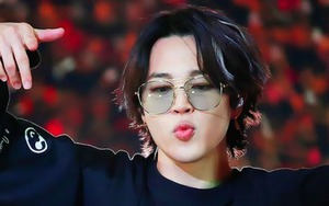 Fan ước gì được ngồi trong đại dương ARMY Bomb khi xem những hình ảnh này của BTS