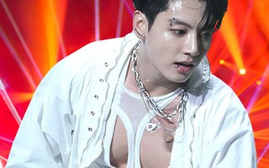 Nhìn vẻ ngoài này của Jungkook BTS nitizen mới thực sự coi ‘em út’ là đàn ông