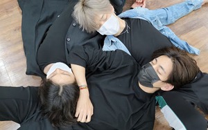 BTS kể chuyện mệt đến mức ngủ lịm đi khi đang làm những việc này, nghĩ mà thương