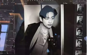 V BTS ‘tay chơi’ trong những bức ảnh hậu trường cuộc phỏng vấn của ‘Weverse’