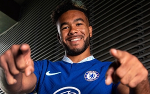 Gia hạn với Chelsea, Reece James đi vào lịch sử