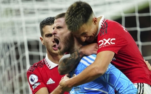 MU duy trì chuỗi trận bất bại: Vinh danh Martinez và Dalot