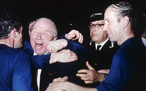 Man United mặc trang phục may mắn ở chung kết Europa League