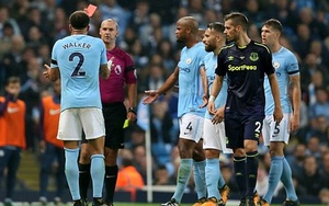 Trọng tài bắt trận Man City - Everton bị chỉ trích nặng nề vì hai chiếc thẻ đỏ 'khó hiểu'
