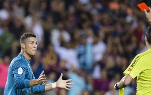 Cựu trọng tài Graham Poll: ‘Ronaldo đáng bị treo giò 12 trận, 5 trận là quá nhẹ’