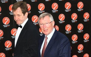 TIẾT LỘ: Sir Alex Ferguson 'trảm' Van Nistelrooy vì Ronaldo