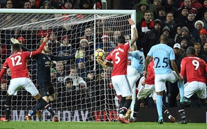 M.U sẽ mua ai thay Lukaku: Cavani, Bale hay Lewandowski?