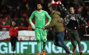 M.U thua sốc đội hạng dưới ở giây cuối, Mourinho nói gì?