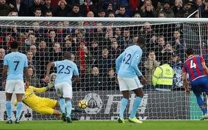 Man City suýt thua, mất cả Jesus lẫn De Bruyne, fan M.U sung sướng ra mặt