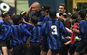 Tròn 20 năm kể từ ngày Ronaldo 'béo' vươn tầm hiện tượng đặc biệt của bóng đá thế giới