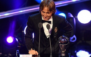 Messi lần đầu tiên dành phiếu bầu cho Ronaldo