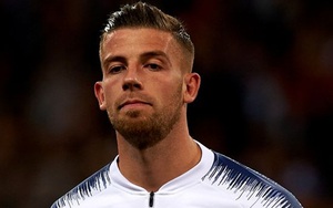 Barca nhảy vào cuộc đua giành trung vệ tuyển Bỉ với M.U