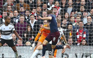 VIDEO: Ramsey ghi bàn ngoạn mục sau pha phối hợp như mơ của Arsenal