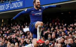 VIDEO Chelsea 5-0 Huddersfield: Higuain lập cú đúp, Chelsea trở lại top 4