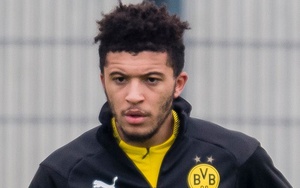 Vì sao Jadon Sancho dự bị trong trận Dortmund vs Schalke?