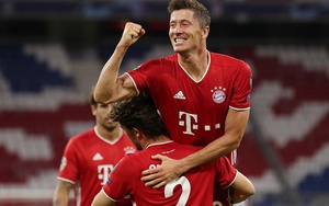 Lewandowski ghi bàn quên tuổi tác, Barca lo sợ là vừa!