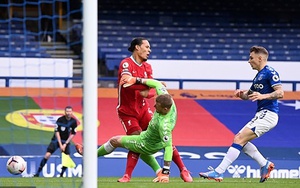 Trọng tài VAR 'quên' pha vào bóng của Pickford với Van Dijk, Liverpool phẫn nộ