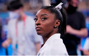 TIẾT LỘ: Simone Biles nén nỗi đau mất người thân, giành huy chương Olympic