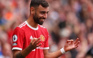 Bruno Fernandes lập hat-trick vào lưới Leeds: Linh hồn của MU