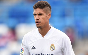 Varane chưa thể ra mắt MU dù mọi thỏa thuận đã xong xuôi