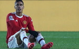 Tin MU 3/11: Mất Varane trước derby Manchester, chọn xong người thay Pogba