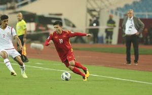 ĐIỂM NHẤN Việt Nam 0-1 Oman: Quang Hải quá ‘cô đơn’. Nỗi nhớ Hoàng Đức