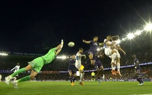 Donnarumma 'tấu hài', bị fan PSG gọi là 'con lừa'