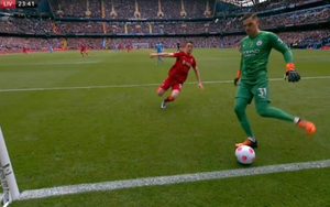 Fan Man City kinh ngạc trước thần kinh ‘thép’ của Ederson