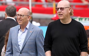 Thành viên nhà Glazer đàm phán bán cổ phần ở MU