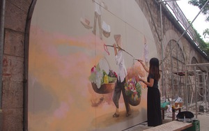 Độc đáo 'con đường tranh' trên các vòm cầu cổ phố Phùng Hưng