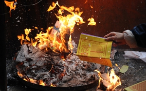 Hòa thượng Thích Thanh Nhiễu: 'Đốt vàng mã không hề có trong kinh sách Phật giáo'