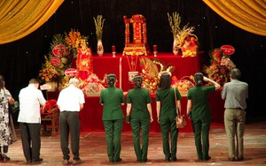 Ngày Sân khấu Việt Nam: Nghệ sĩ cả nước hướng về 'tổ nghiệp'