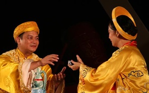 NSND Anh Tú vĩnh biệt sân khấu ở tuổi 56