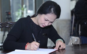 Các nghệ sĩ và bè bạn đau đớn trong ngày đưa tiễn NSND Anh Tú