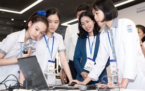 Khởi động cuộc thi sáng tạo công nghệ Solve for Tomorrow 2022