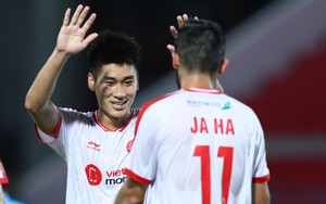 Loạn thông tin về chấn thương của tiền đạo Nhâm Mạnh Dũng