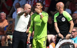 Chuyển nhượng MU 1/9: Fan Napoli so Ronaldo với Maradona, MU không bán Wan Bissaka