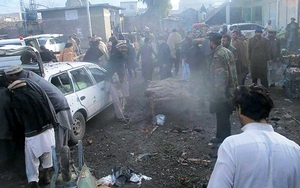 Đánh bom liên tiếp tại Pakistan, khoảng 120 người thương vong