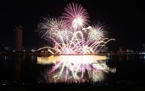 Mãn nhãn màn trình diễn pháo hoa của 'những phù thuỷ ánh sáng' Pháp, Mỹ ở DIFF 2018