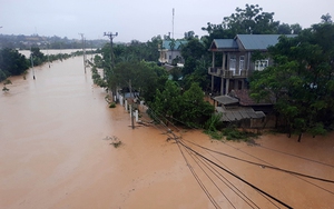 'Nước chảy còn vương bao niềm thương…'