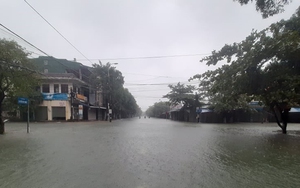 Hồ Kẻ Gỗ tăng mức xả tràn, tỉnh Hà Tĩnh sơ tán hơn 45.000 dân