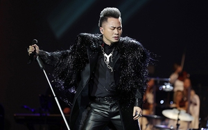 VIDEO: Tùng Dương 'thăng hoa' trong live concert 'Con Người'