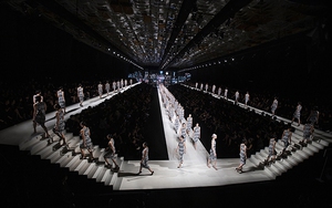 Những con số tạo nên thành công show diễn thời trang 'khủng' của NTK Đỗ Mạnh Cường