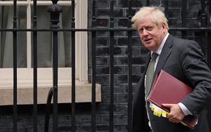 Thủ tướng Anh tự cách ly sau khi tiếp xúc với người mắc COVID-19
