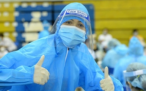 Hoa hậu H’Hen Niê tham gia đội tình nguyện hỗ trợ tiêm vaccine phòng Covid-19