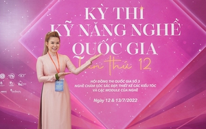 Nhà tạo mẫu Văn Minh Phương: 'Phù thuỷ tóc' đằng sau những ngôi sao nổi tiếng