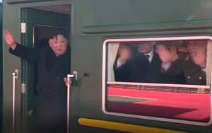VIDEO: Đoàn tàu bọc thép bí ẩn của Chủ tịch Triều Tiên