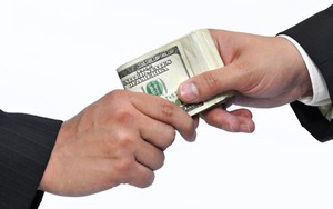 Đình chỉ sinh hoạt Đảng, khởi tố Phó Viện trưởng Viện Kiểm sát nhân dân huyện Tân Châu nhận hối lộ