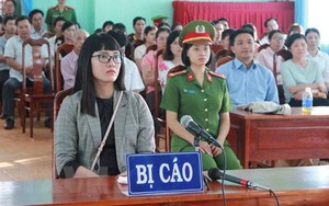 Phạt Huỳnh Thục Vy 2 năm 9 tháng tù giam về tội 'xúc phạm Quốc kỳ'