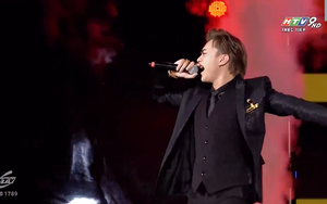 VIDEO 'Đại tiệc ánh sáng': Soobin Hoàng Sơn cực ngầu, "thổi tung" sân khấu phố đi bộ Nguyễn Huệ